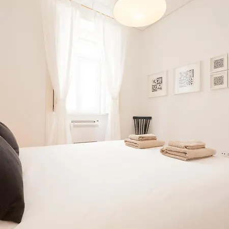 Flh Bica Modern Flat With View Apartmán *