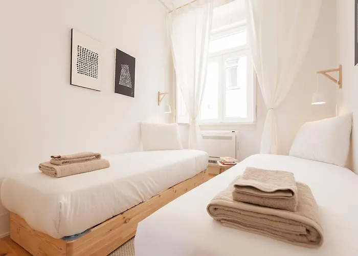 Flh Bica Modern Flat With View Lisboa